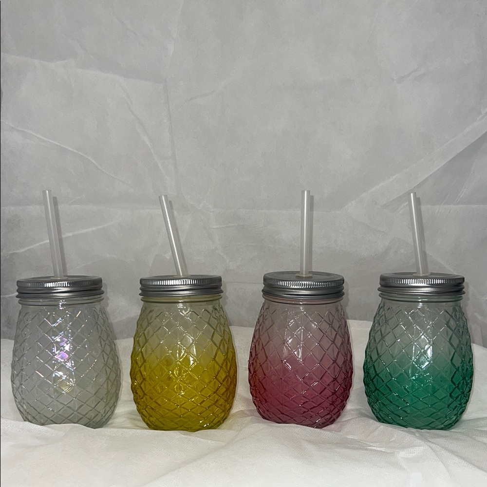 Set of Four Pineapple Glass Tumblers with Straws